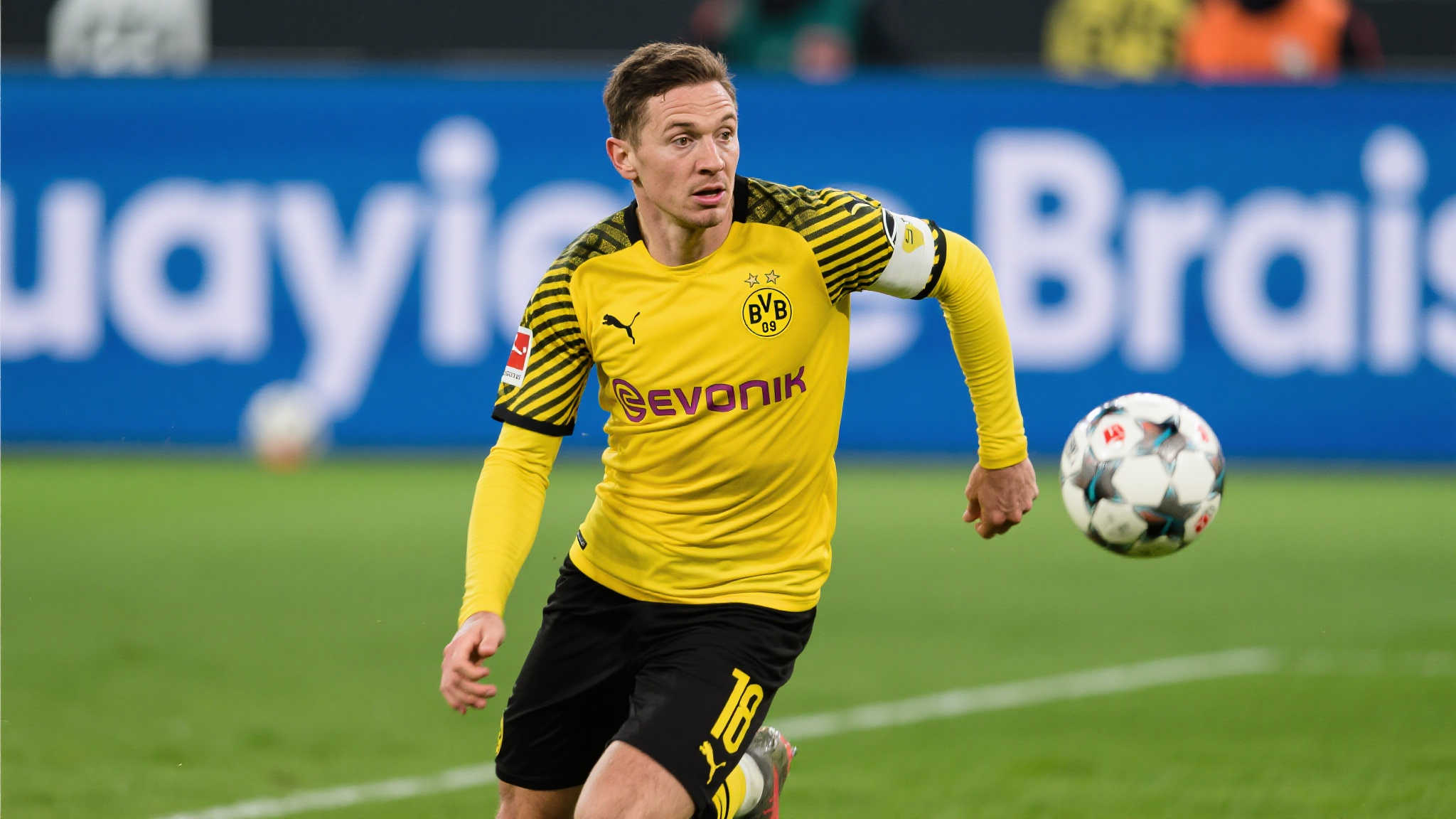 米克尔:小贝林让我想起兰帕德,他将在多特蒙德屡次破门得分 第一,从核心数据看相似度:
据统计,本赛季效力于